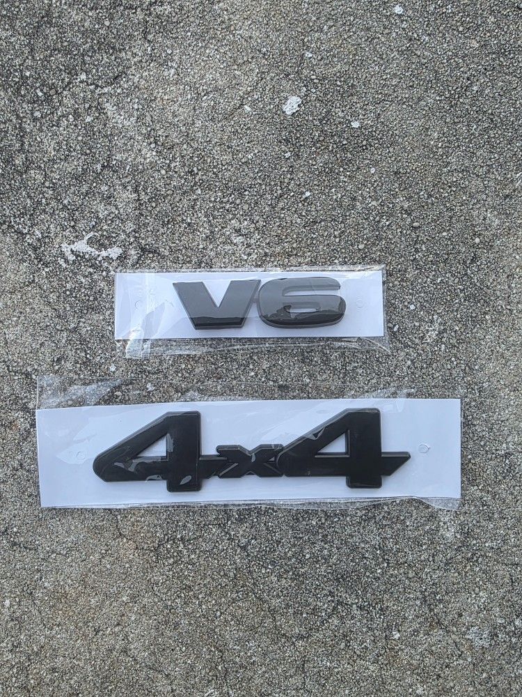 Toyota Tacoma emblems