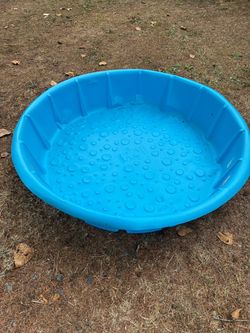 Blue Plastic Kids Wading Pool