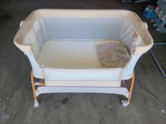 Used BabyBond Baby Bassinet 3 in1 bedside sleeper