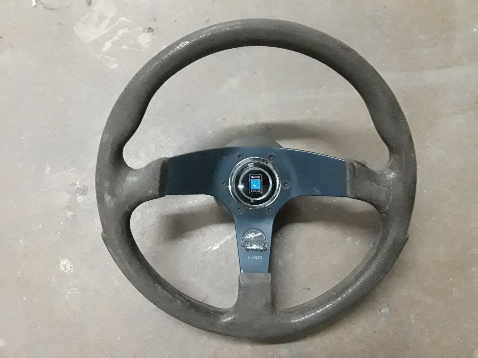 Fittipaldi steering wheel with Nardi horn button