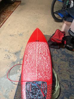 Bad ass twin fin 5’10’’ 33L with fins