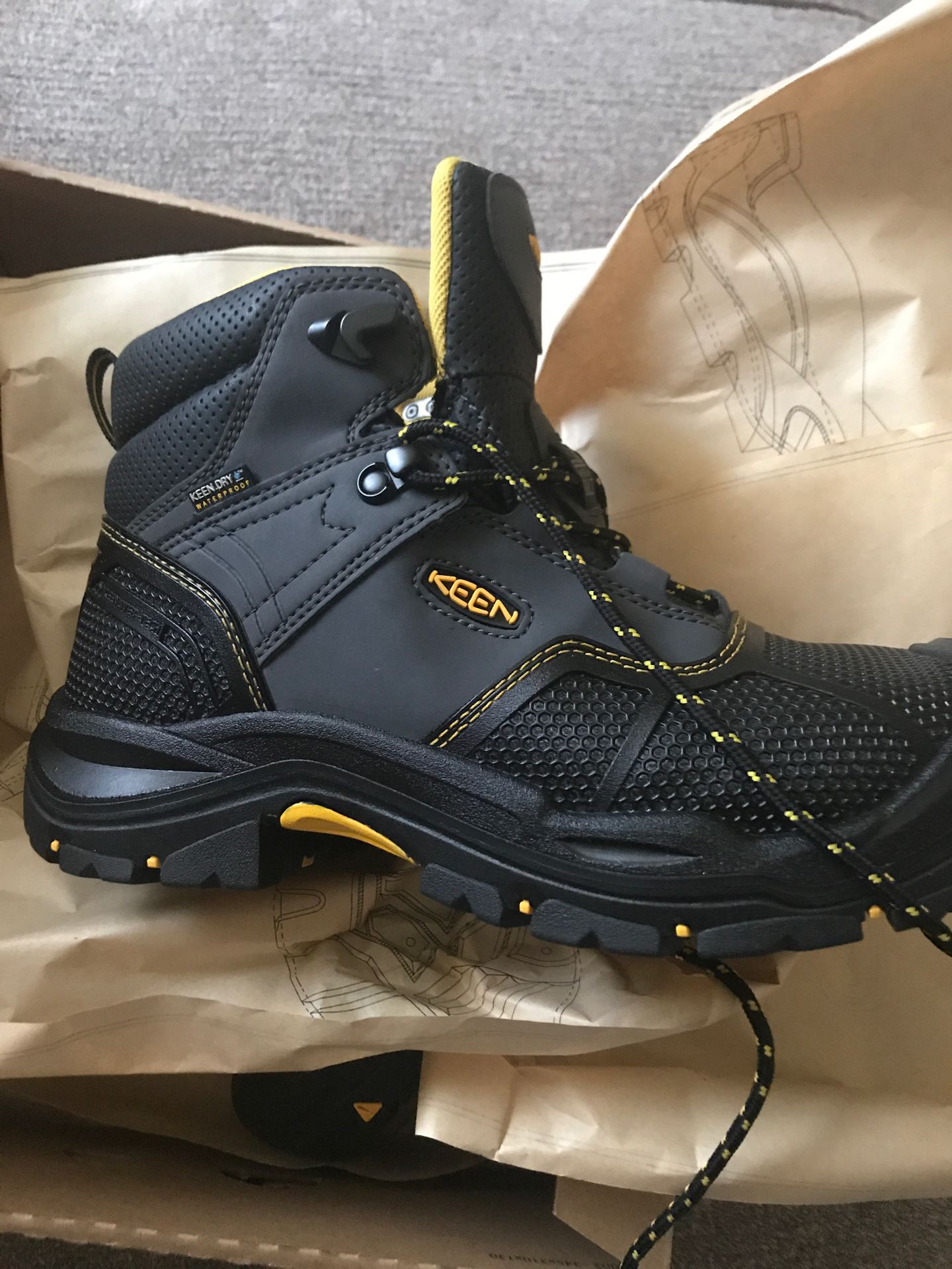 Work boots size 10