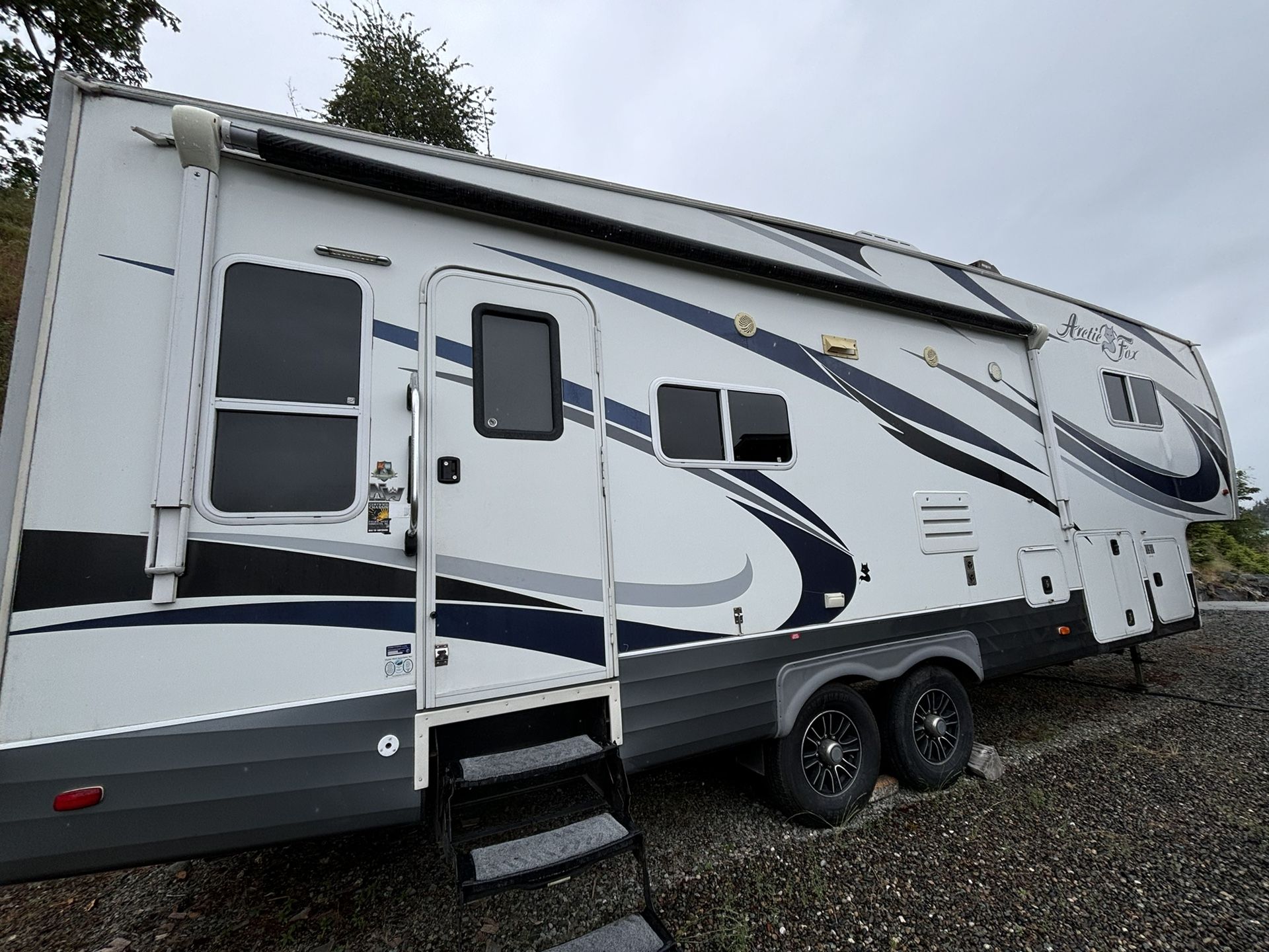 2014 Artic Fox Fifth Wheel
