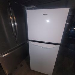 Top Freezer Refrigerator 