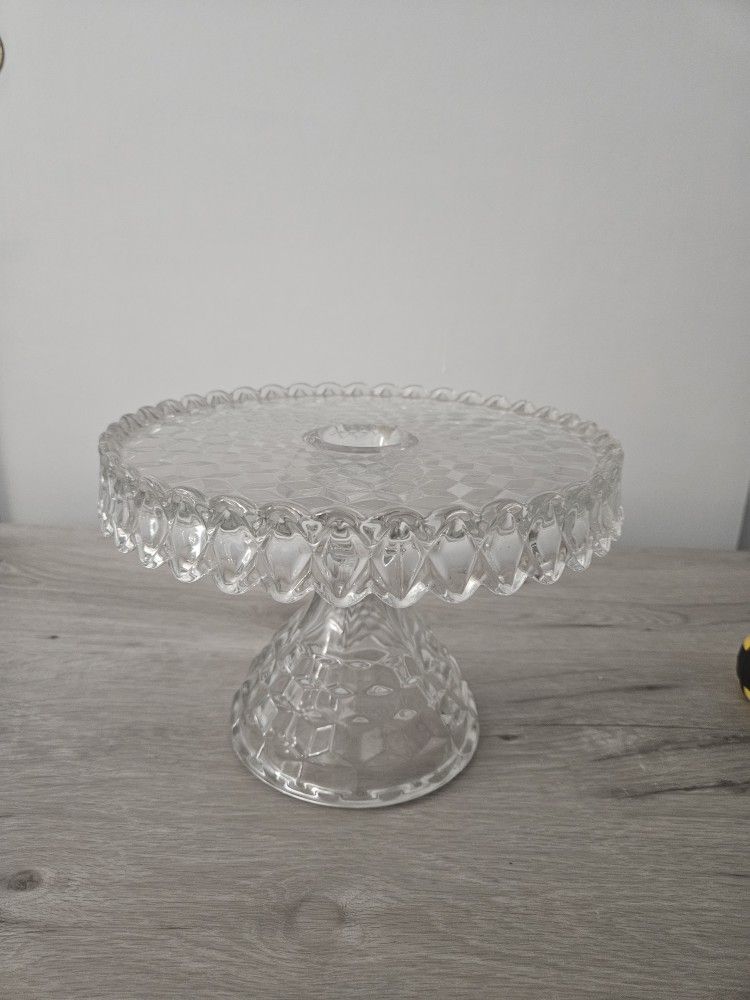 Vintage Fostoria American Clear Glass round Pedestal Cake Plate Stand with Rum Well 10" / Antique Fostoria Cake Stand
Size: 10" round, 7" high