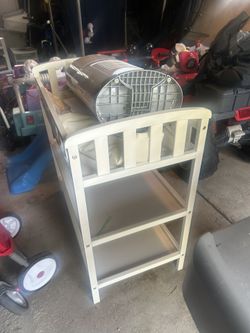 Free Changing Table