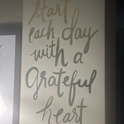 Moving Deal 4 Beautiful Picture Wall Hanging