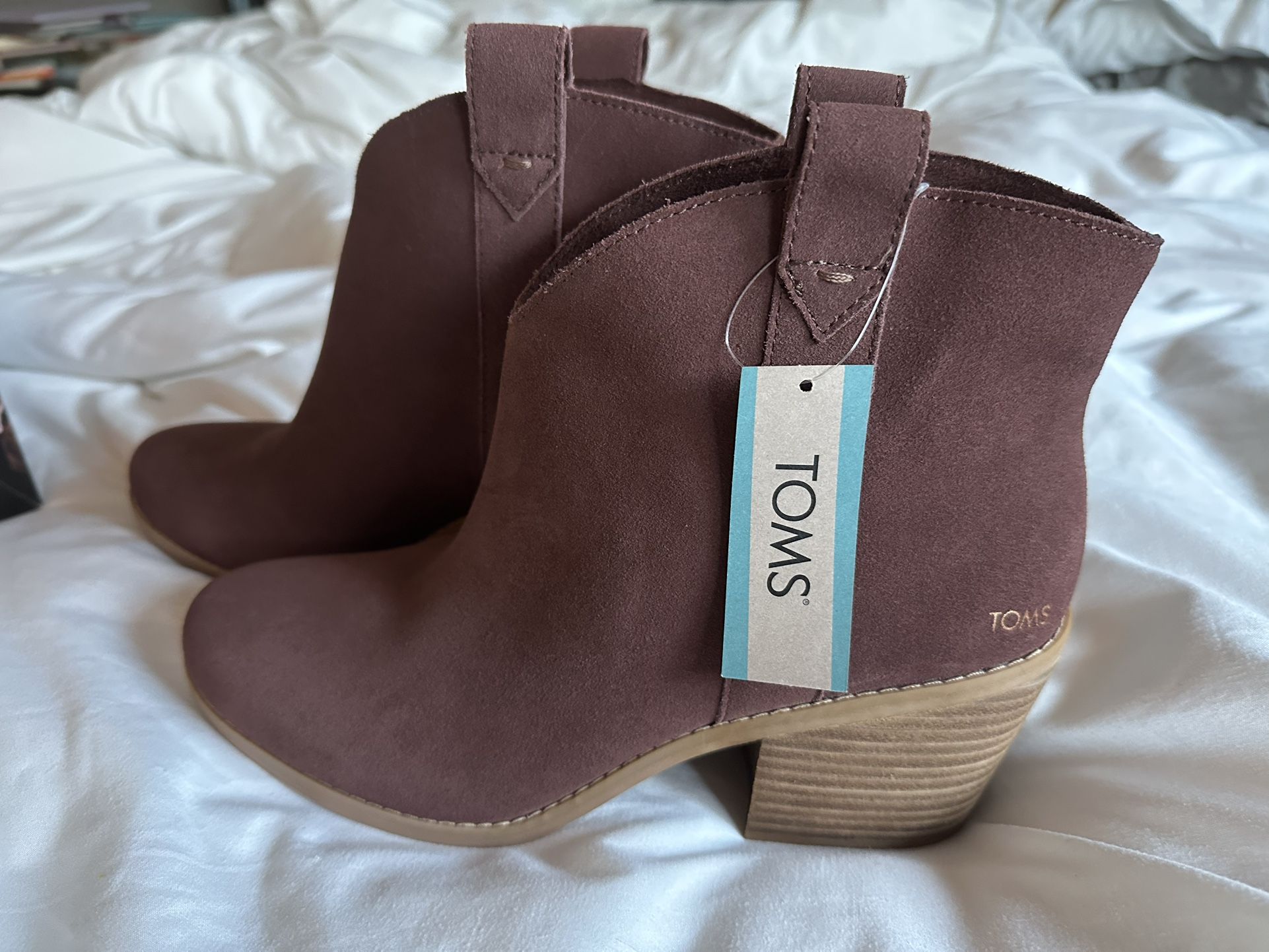TOMS Women's, Constance Boot, chestnut Suede Brand new with tags Size 10 women