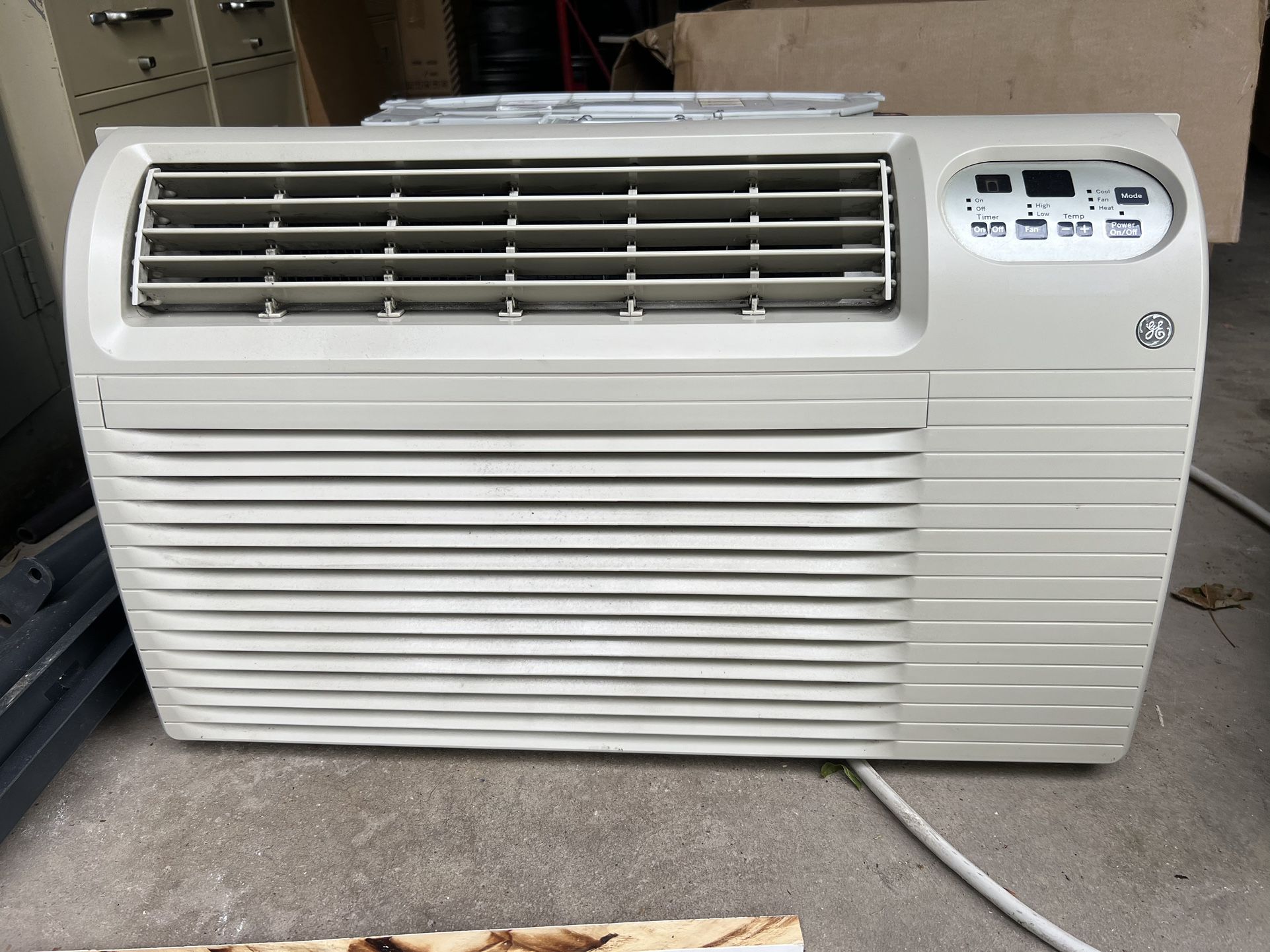 LG 8000 BTU A/C Unit Great Condition  (2 Available)