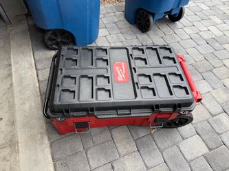 Milwaukee pack out 38” chest