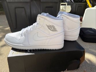 Nike Air Jordan 1 Mid 554724-112 Men’s Size 11 White Wolf Grey Sneakers New