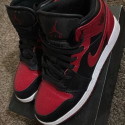 Jordan 1’s Mid  4.5y