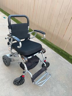 Innuovo Folding Electric Wheelchair