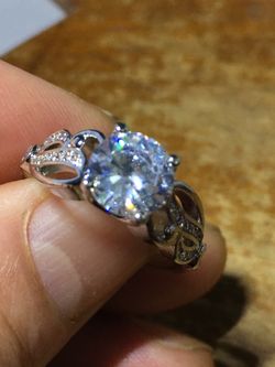 Gorgeous Vintage women’s wedding engagement ring