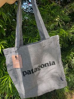 Patagonia Striped Tote Shoulder Bag Black/White with Logo Accent, Hang Tag