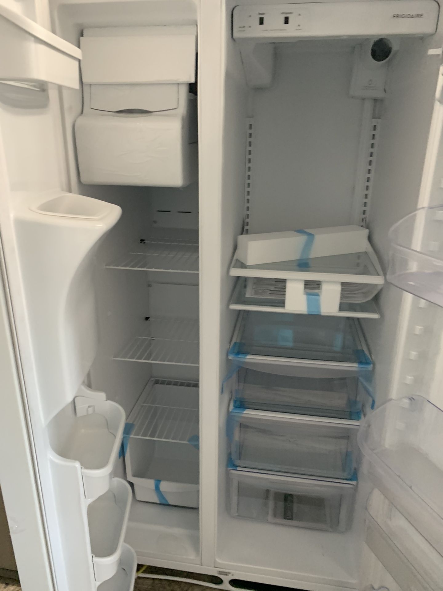 Frigidaire Side By Side In Glossy White New Open Box