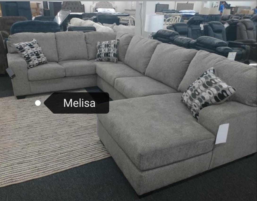 On Display Spcl Ballinasloe Platinium Sectional