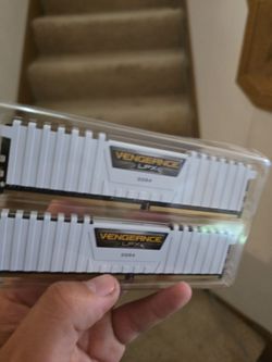 VENGEANCE® LPX 16GB (2 x 8GB) DDR4 DRAM 3200MHz C16 Memory Kit – White