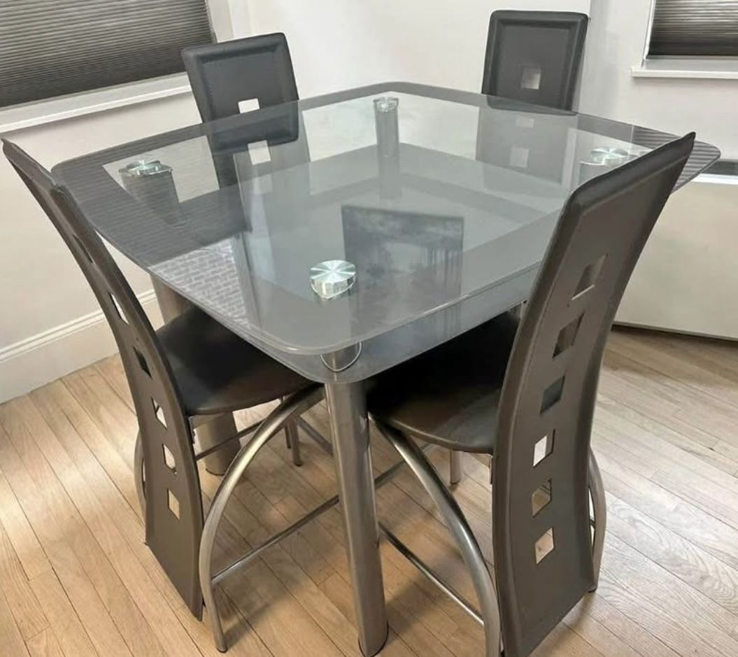 SQUARE dining table SET w/ TALL BLACK CHAIRS