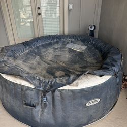 Inflatable Hot Tub (works fine just needs cleaning & inflating)