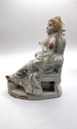 Vintage 1930s Japanese Porcelain Grandma Having Tea Figurine Hand Painted JAPAN