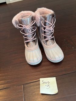 Big girls snow boots size 3