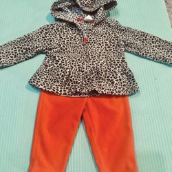 Carter’s 6m  2-pc fleece animal print outfit. Very Cute. Like New. See More Below.