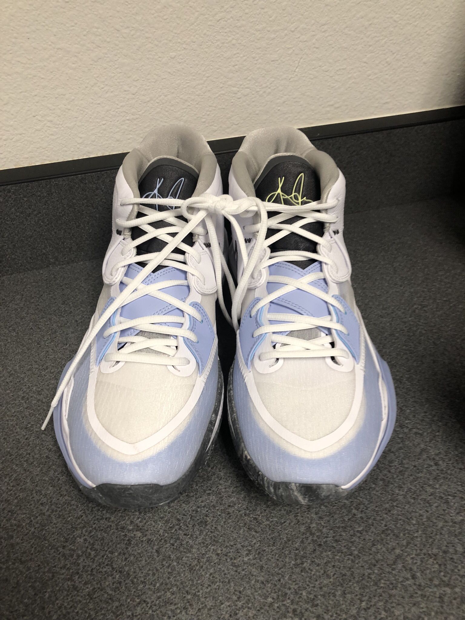 Kyrie Irving Basketball Shoes 13