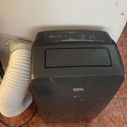 Air Conditioner With Detachable Hose