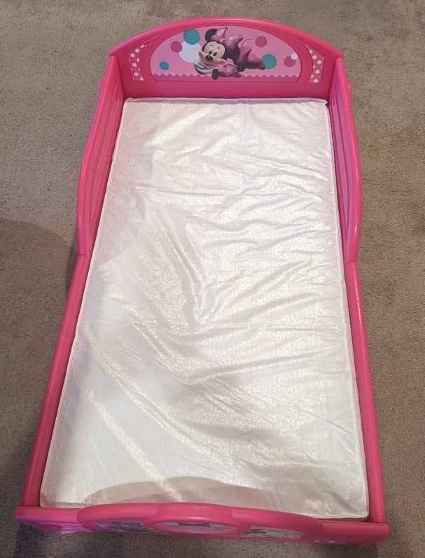 Mini Mouse Toddler Bed