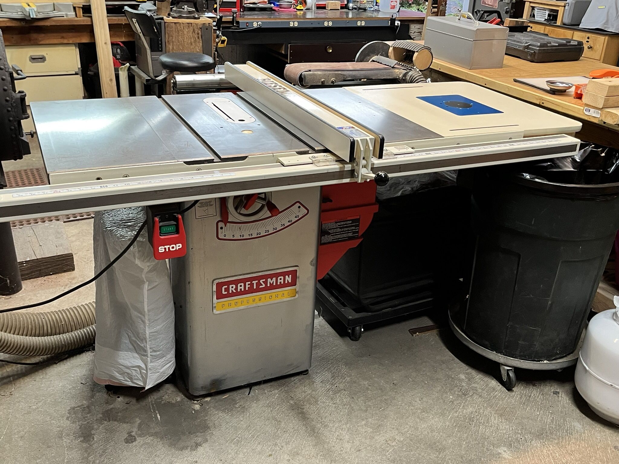 Tablesaw / Craftsman 10 Inch. Table Saw