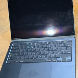 13 Inch  MacBook Air Apple M2 Chip 