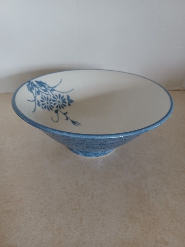 New Mino Floral Blue Footed Serving Japanese Bowl