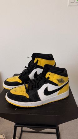 Air Jordan 1 Mid Yellow Toe Sneakers SZ 10