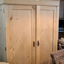 VINTAGE ANTIQUE ARMOIRE WARDROBE CIRCA LATE 1800S