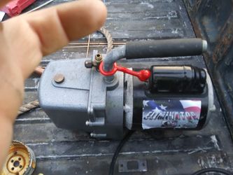 Vacumm pump great shape works great only oue about six times