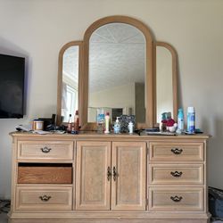 Dresser 