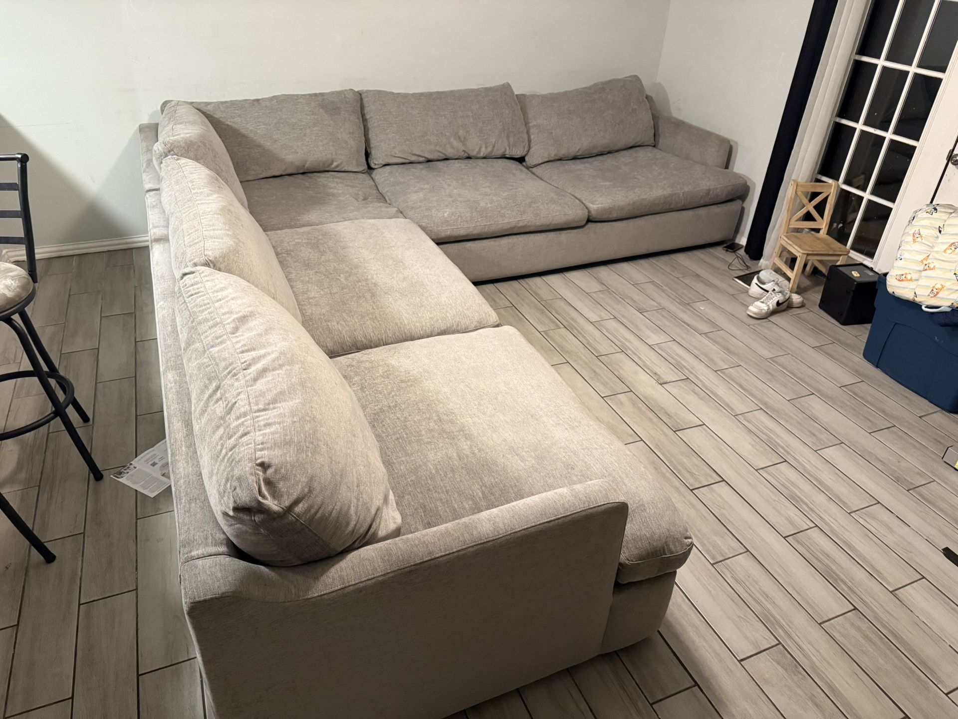 Rooms To Go Cindy Crawford Home Grey 3 PC Sectional Couch - Delivery Available 🚚 - Retails $2799!