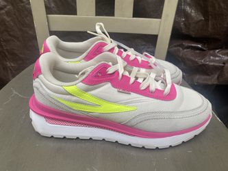 Fila Woman Tennis Shoes Size 10
