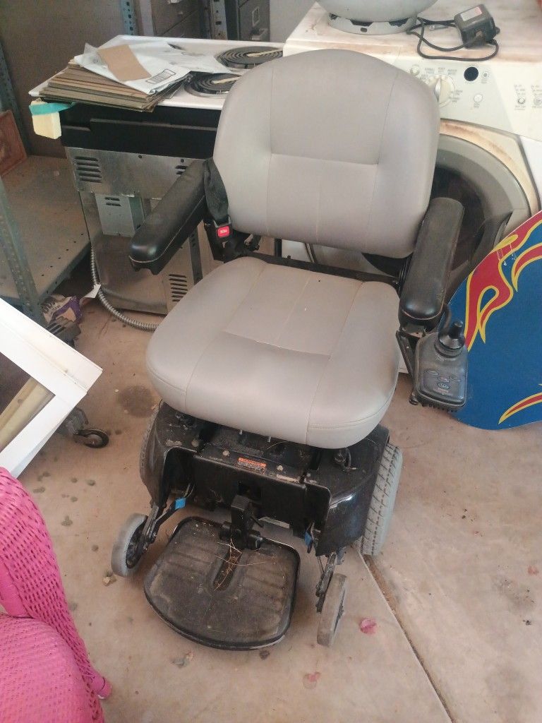Jazzy Scooter Works Good Originally Over $2000 Letting It Go For $239