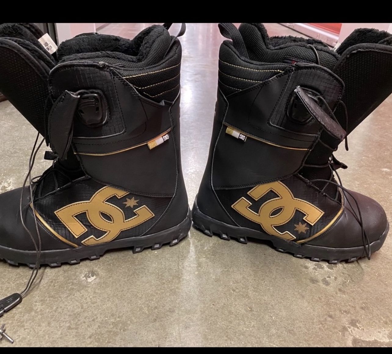 Men’s 9.5 DC Snowboarding Boots