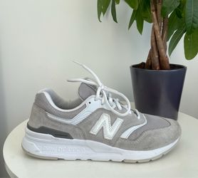 Women Size 7.5 New Balance 997 H Grey White Shoes