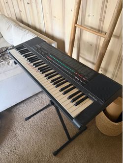 Casio Keyboard (ToneBank CT-650) + Stand