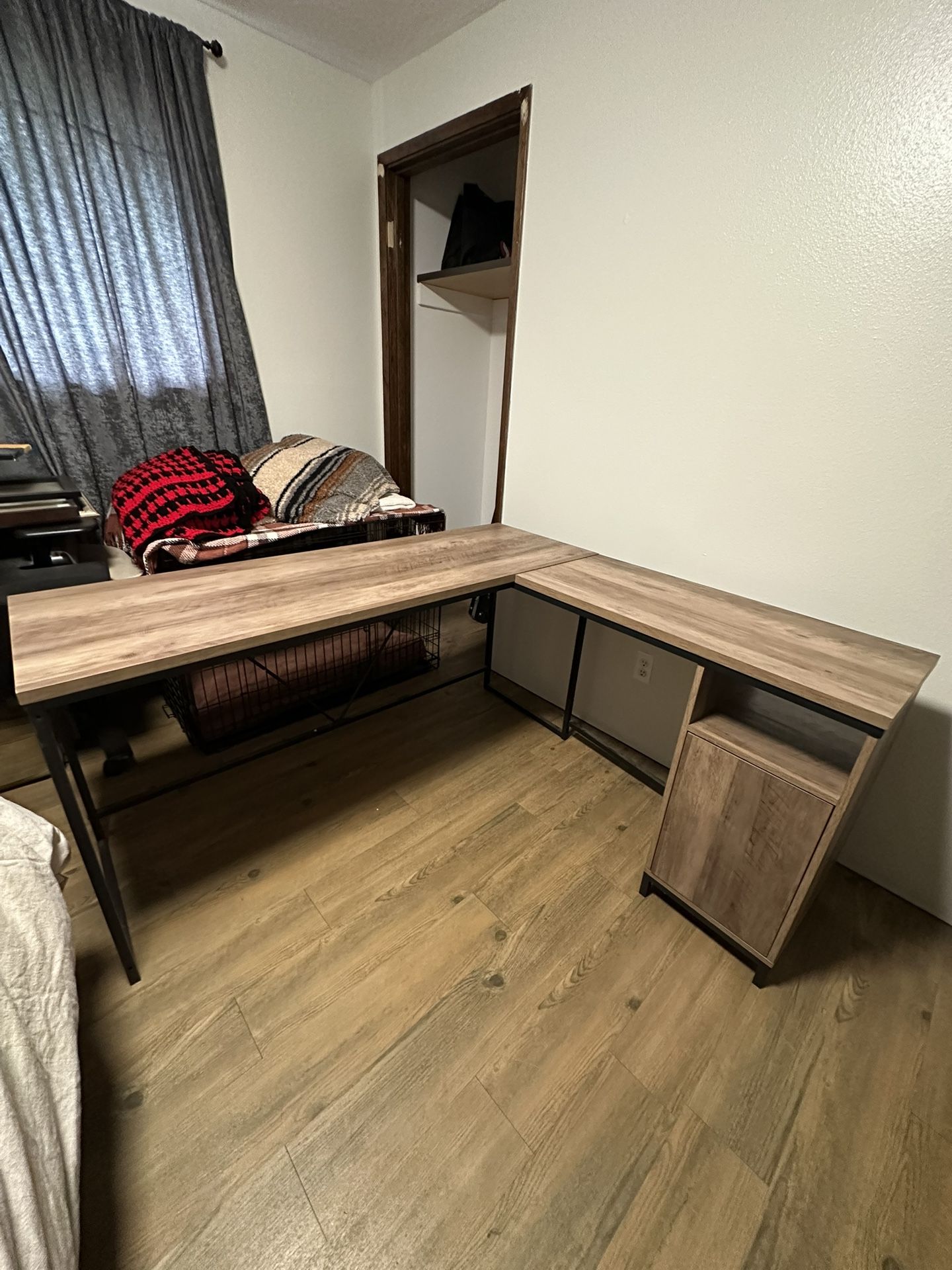 Corner Desk 
