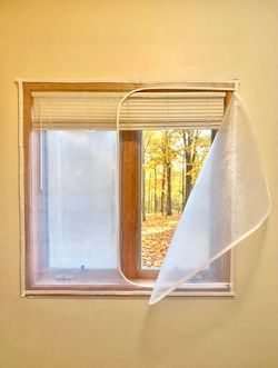 Chicago Winter Window Cover 50"x50" - Thermal Bubble Insulation with Zipper - Save Heat