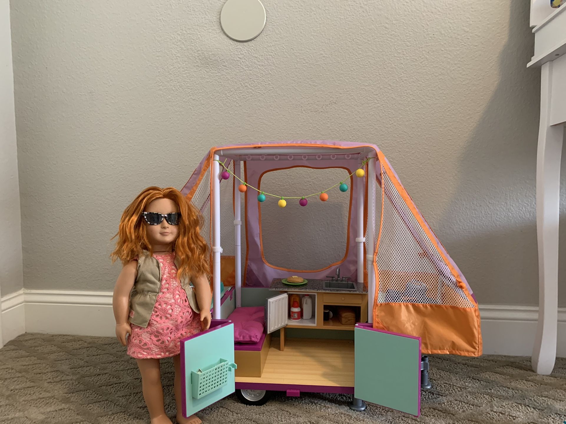 American Girl Doll Camper Plus Clothes ! 