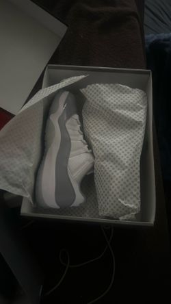 Jordan 11 Retro Low Cement Grey