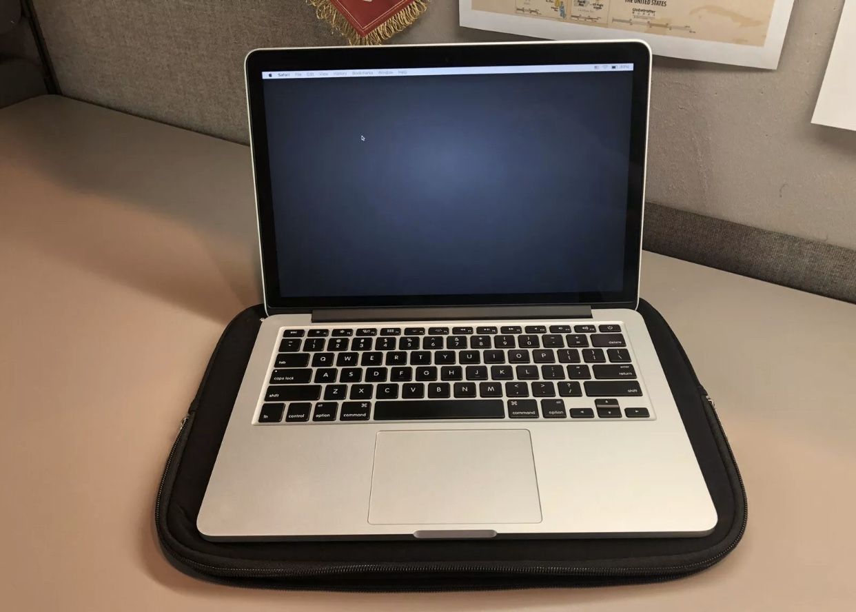 2015 MacBook Pro 13in 2.7ghz 8gb RAM