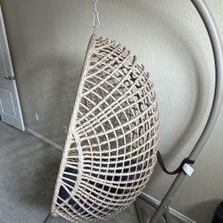 Indoor/Outdoor Hanging Egg Chair Swing – Excellent Condition