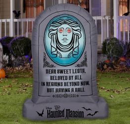 DISNEY HAUNTED MANSION MADAME INFLATABLE